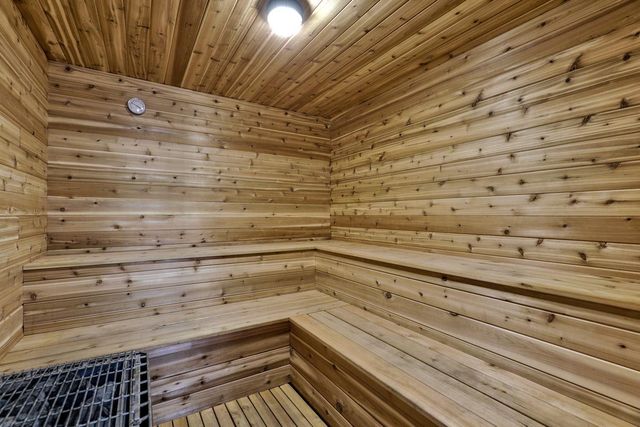 110 1st Avenue NE F602, Minneapolis, MN 55413