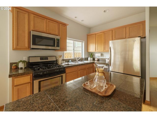 8820 N FISKE Ave, Portland, OR 97203