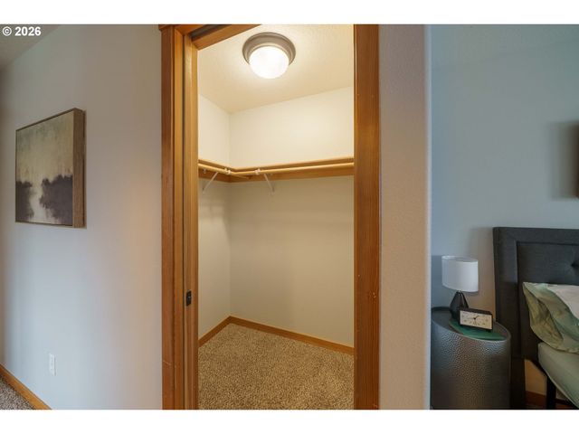 8820 N FISKE Ave, Portland, OR 97203