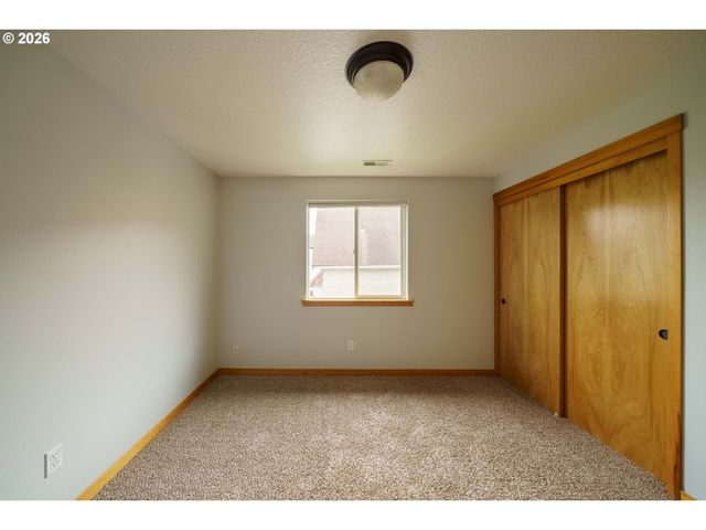 8820 N FISKE Ave, Portland, OR 97203