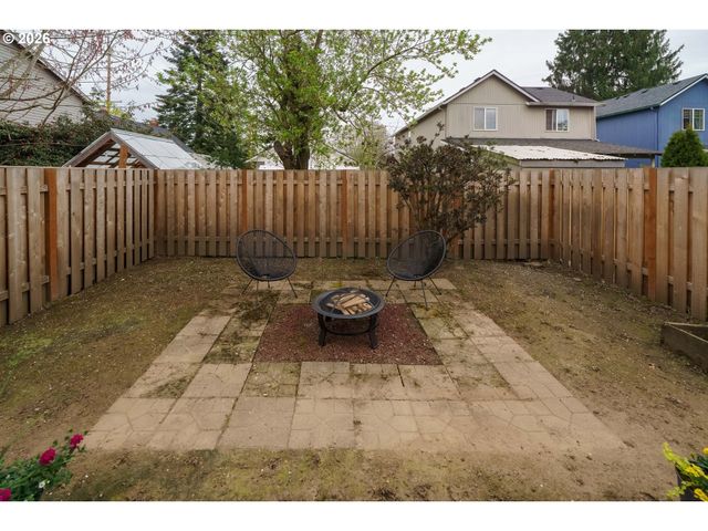 8820 N FISKE Ave, Portland, OR 97203