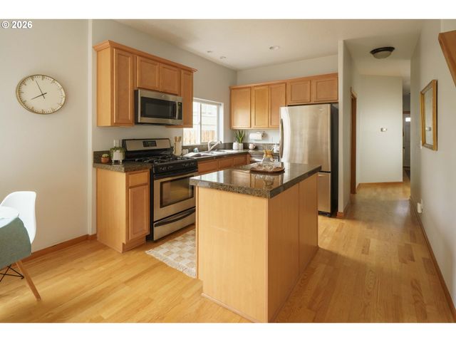 8820 N FISKE Ave, Portland, OR 97203