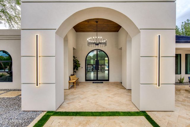 6403 E Gold Dust Avenue, Paradise Valley, AZ 85253