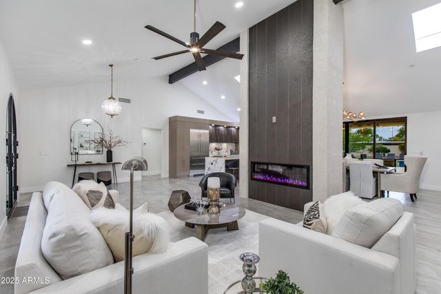 6403 E Gold Dust Avenue, Paradise Valley, AZ 85253