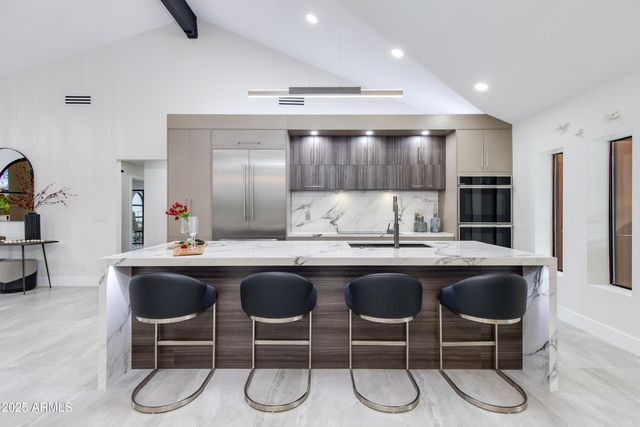 6403 E Gold Dust Avenue, Paradise Valley, AZ 85253