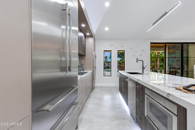 6403 E Gold Dust Avenue, Paradise Valley, AZ 85253