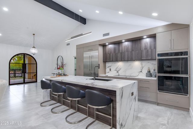 6403 E Gold Dust Avenue, Paradise Valley, AZ 85253