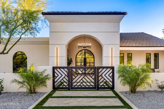 6403 E Gold Dust Avenue, Paradise Valley, AZ 85253