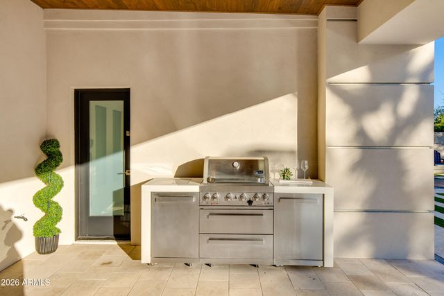6403 E Gold Dust Avenue, Paradise Valley, AZ 85253