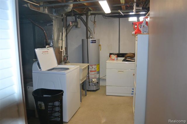 42428 Greenbrier Lane, Clinton Township, MI 48038