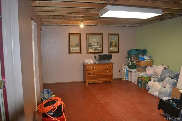 42428 Greenbrier Lane, Clinton Township, MI 48038