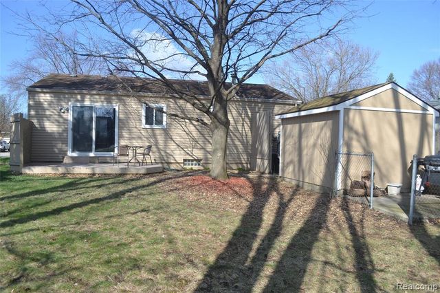 42428 Greenbrier Lane, Clinton Township, MI 48038