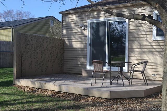 42428 Greenbrier Lane, Clinton Township, MI 48038