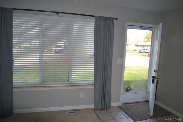 42428 Greenbrier Lane, Clinton Township, MI 48038