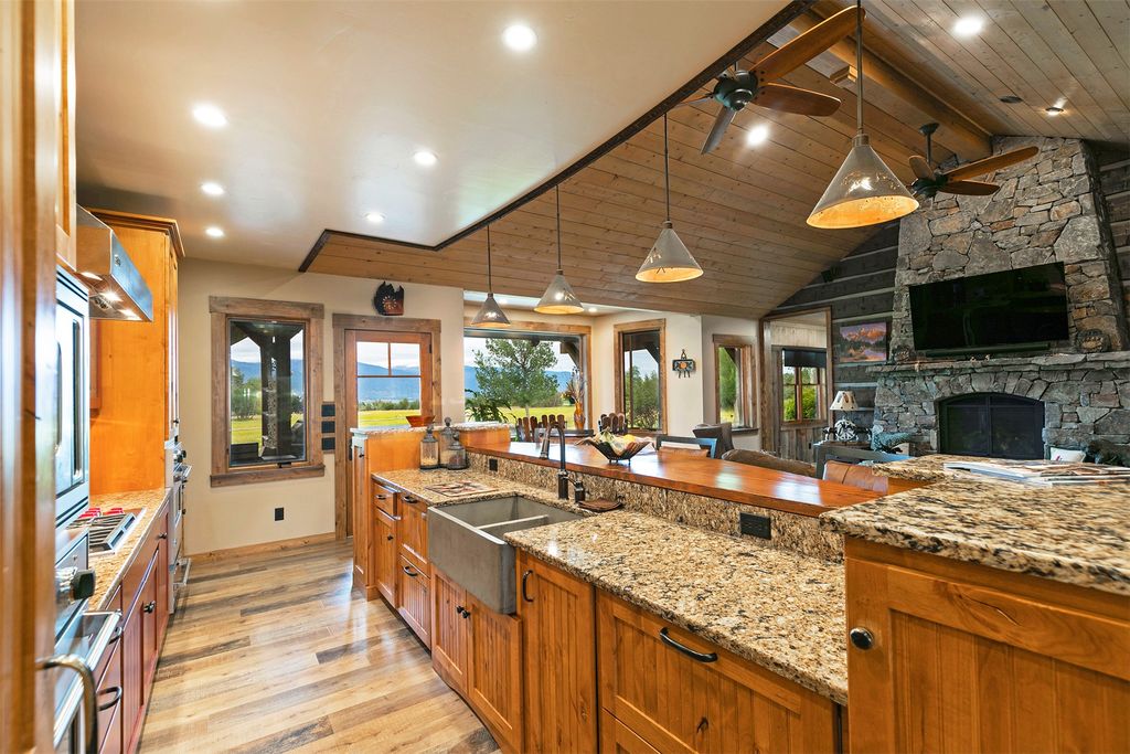 Image 16 of property listing at 711 Middle Burnt Fork Road, Stevensville, MT 59870