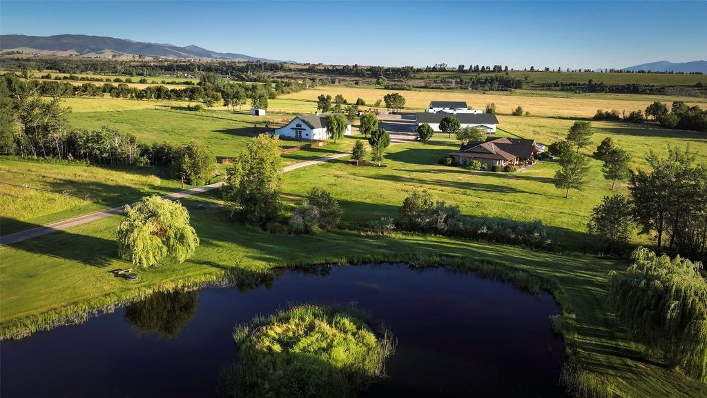 Image 2 of property listing at 711 Middle Burnt Fork Road, Stevensville, MT 59870
