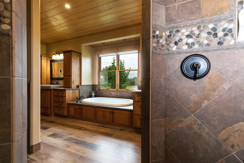 Image 31 of property listing at 711 Middle Burnt Fork Road, Stevensville, MT 59870