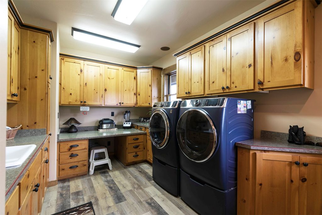 Image 39 of property listing at 711 Middle Burnt Fork Road, Stevensville, MT 59870