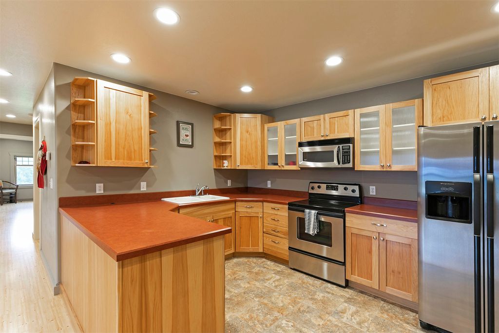Image 53 of property listing at 711 Middle Burnt Fork Road, Stevensville, MT 59870