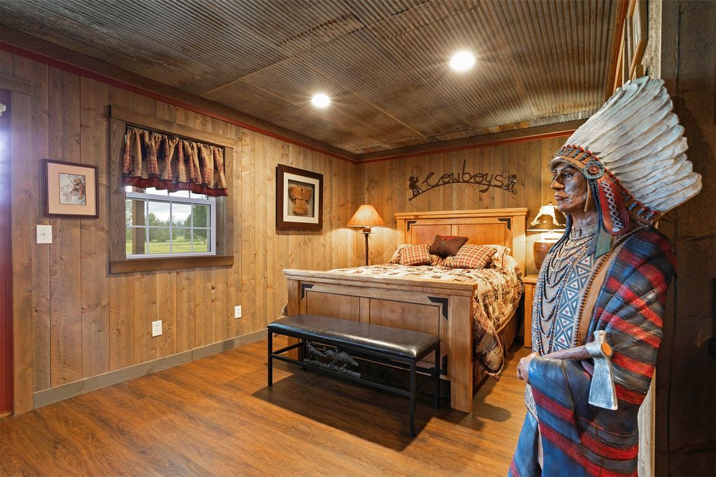 Image 67 of property listing at 711 Middle Burnt Fork Road, Stevensville, MT 59870