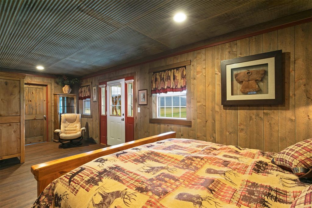 Image 70 of property listing at 711 Middle Burnt Fork Road, Stevensville, MT 59870
