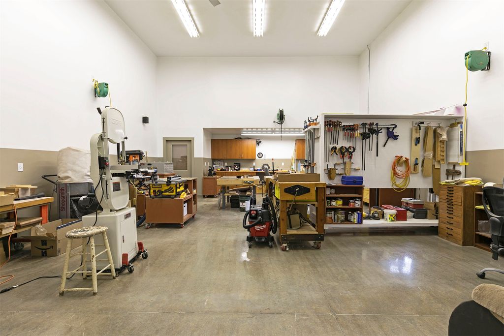 Image 75 of property listing at 711 Middle Burnt Fork Road, Stevensville, MT 59870