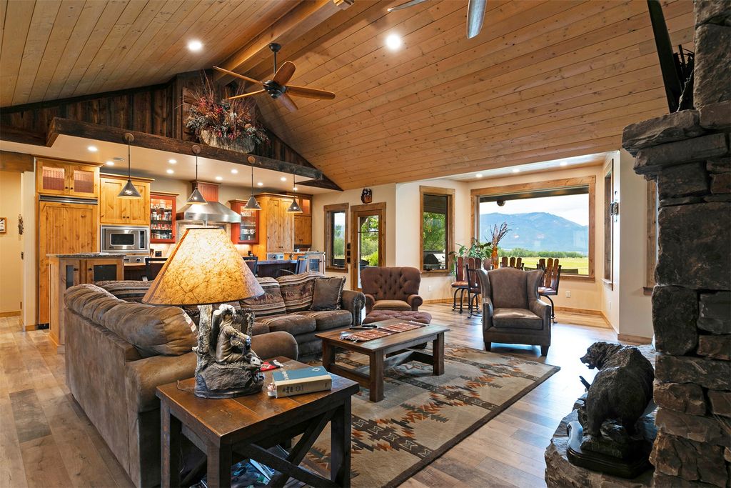 Image 9 of property listing at 711 Middle Burnt Fork Road, Stevensville, MT 59870