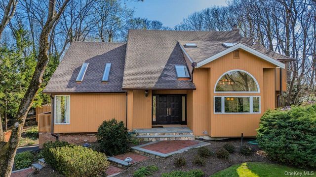 4 Ernest Court, Kings Park, NY 11754