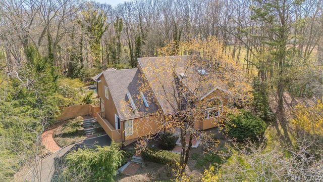 4 Ernest Court, Kings Park, NY 11754