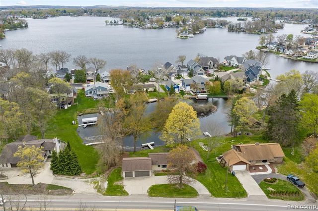 235 Indianwood Road, Lake Orion, MI 48362