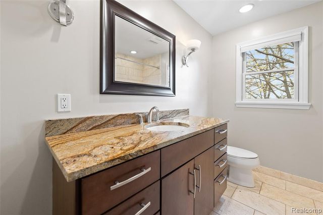 235 Indianwood Road, Lake Orion, MI 48362