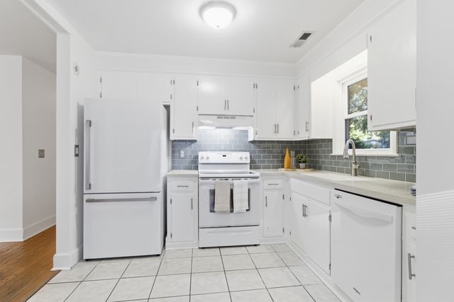 1142 Bonnie Lane, Mount Pleasant, SC 29464