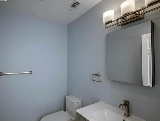 532 Heathcliff Dr, Pacifica, CA 94044