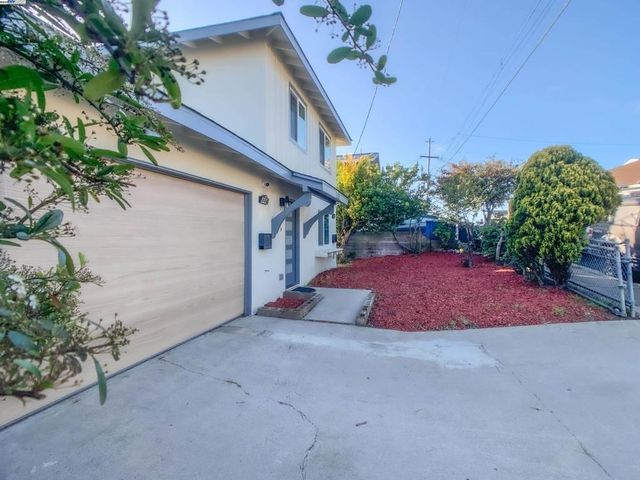 532 Heathcliff Dr, Pacifica, CA 94044