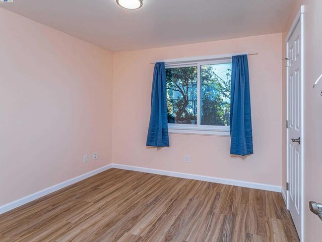 532 Heathcliff Dr, Pacifica, CA 94044