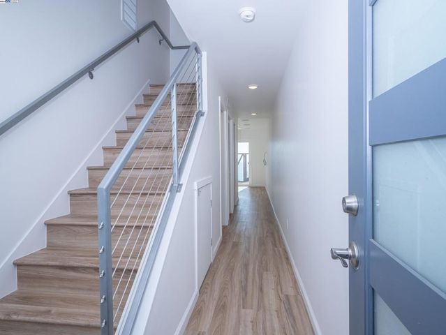 532 Heathcliff Dr, Pacifica, CA 94044