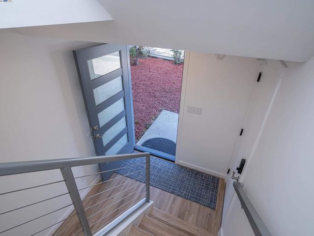 532 Heathcliff Dr, Pacifica, CA 94044