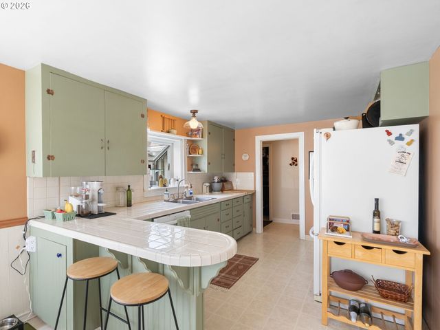 12045 Se TIBBETTS St, Portland, OR 97266