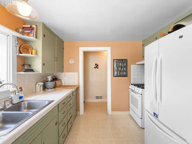 12045 Se TIBBETTS St, Portland, OR 97266