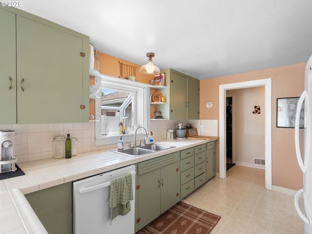 12045 Se TIBBETTS St, Portland, OR 97266
