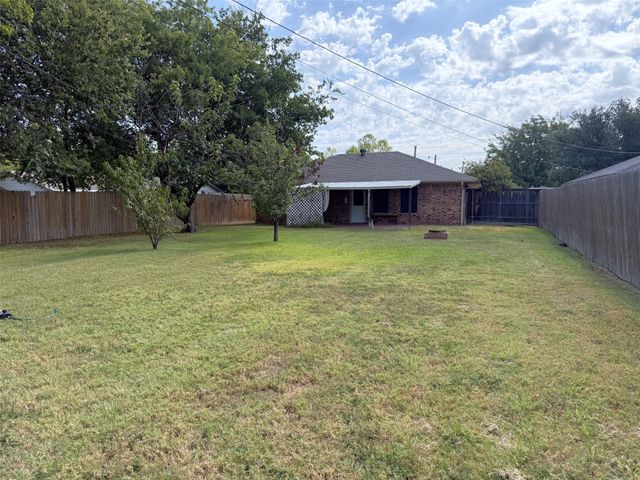 101 Kathryn Drive, Sanger, TX 76266