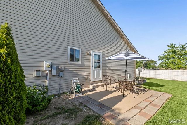 10929 Kentfield Drive, Lebanon, IL 62254