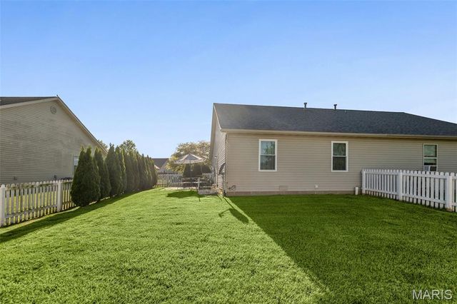 10929 Kentfield Drive, Lebanon, IL 62254