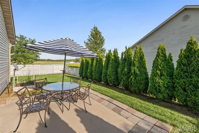 10929 Kentfield Drive, Lebanon, IL 62254