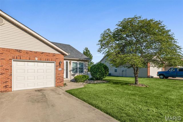 10929 Kentfield Drive, Lebanon, IL 62254