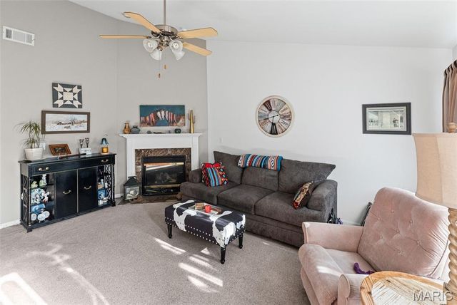 10929 Kentfield Drive, Lebanon, IL 62254