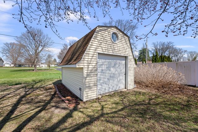 1003 14th Ave B, Orion, IL 61273