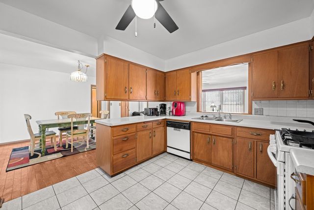 1003 14th Ave B, Orion, IL 61273