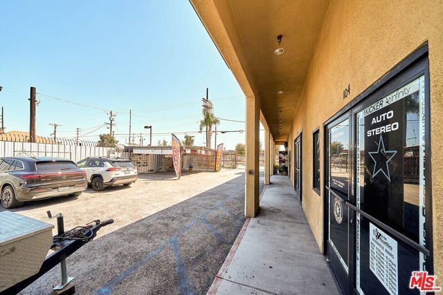 1833 E Vernon Avenue, Los Angeles, CA 90058