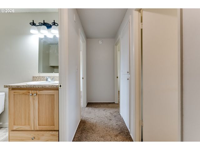 1104 56TH St, Springfield, OR 97478